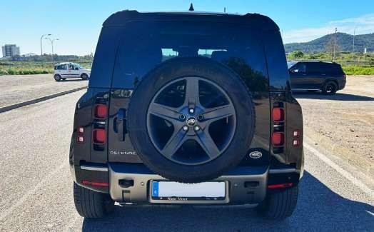 Land Rover Defender — detail 1