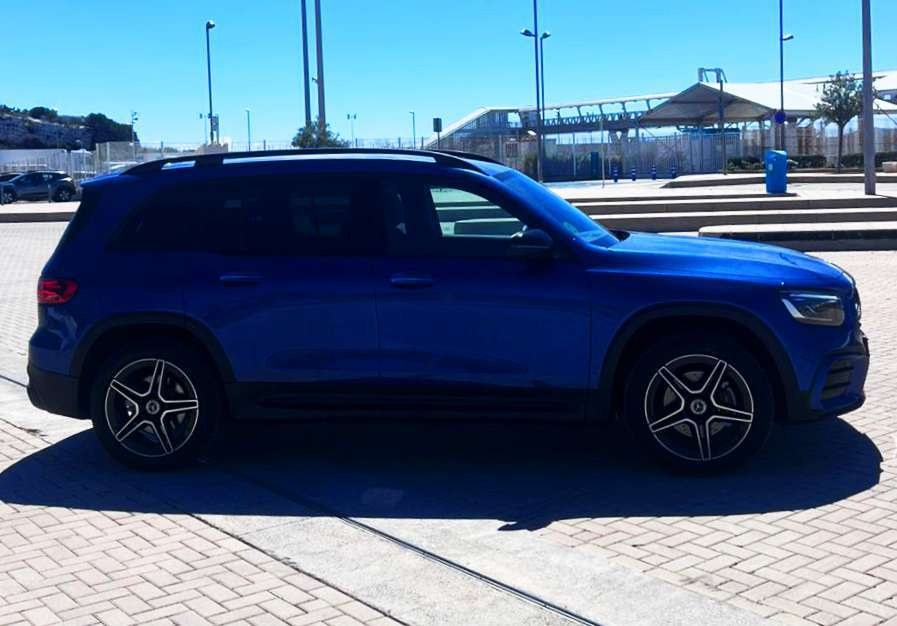 Mercedes-Benz GLB — detail 1